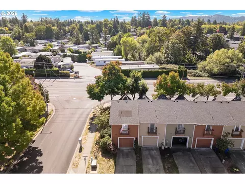 View/Area - 2879 NE Division St, Gresham, OR 97030 photo 1 of 5
