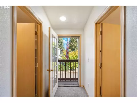 Entry Way - 2879 NE Division St, Gresham, OR 97030 photo 5 of 5