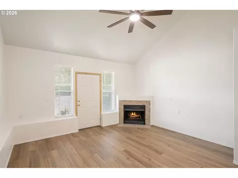 Living - 2879 NE Division St, Gresham, OR 97030 photo 6 of 12