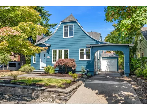 6907 NE Alameda St, Portland, OR 97213