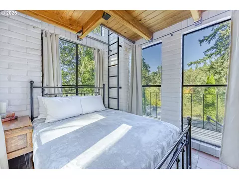 Bedroom - 1820 E 28th Ave, Eugene, OR 97403 photo 1 of 8