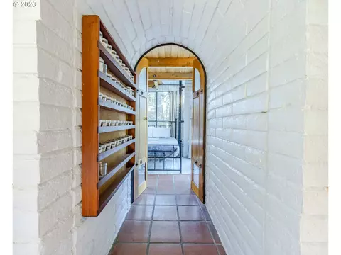 Entry Way - 1820 E 28th Ave, Eugene, OR 97403 photo 1 of 1