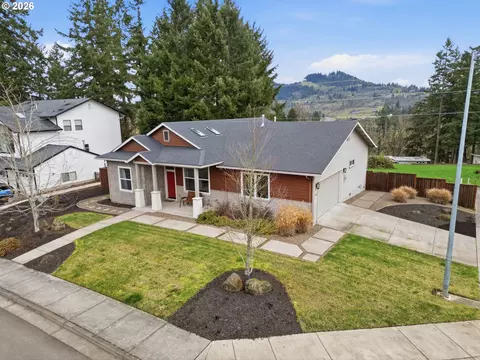 3710 River Heights Dr, Springfield, OR 97477