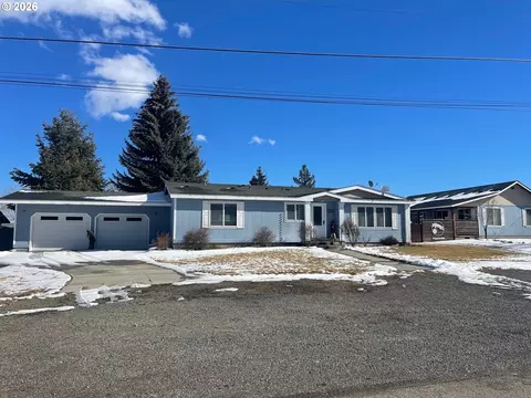 404 S College St, Joseph, OR 97846