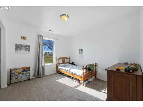 Bedroom - 495 SW Second St, Irrigon, OR 97844 photo 1 of 2