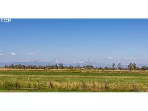 Parrish Ln, Powell Butte, OR 97753