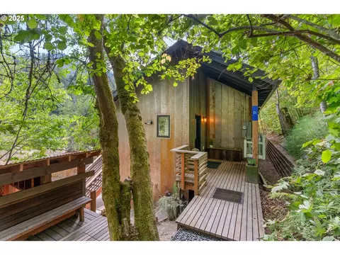 183 Condit Dr, White Salmon, WA 98672