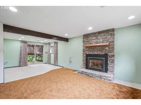 Living - 28450 SE K W Anderson Rd, Gresham, OR 97080 photo 6 of 6