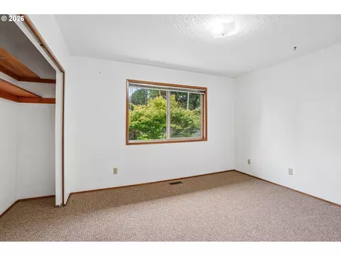 Bedroom - 28450 SE K W Anderson Rd, Gresham, OR 97080 photo 3 of 9