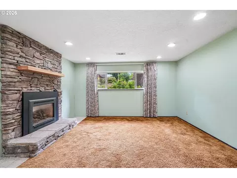 Living - 28450 SE K W Anderson Rd, Gresham, OR 97080 photo 4 of 6