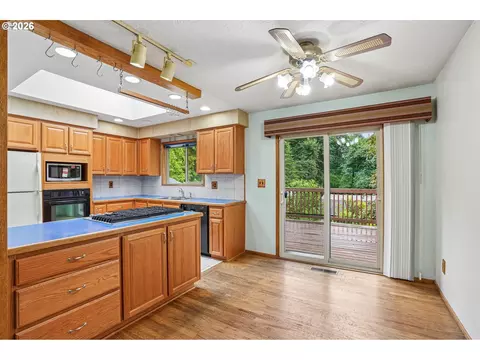 Kitchen - 28450 SE K W Anderson Rd, Gresham, OR 97080 photo 1 of 5