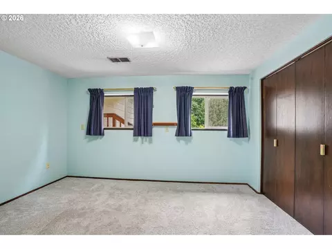 Bedroom - 28450 SE K W Anderson Rd, Gresham, OR 97080 photo 9 of 9