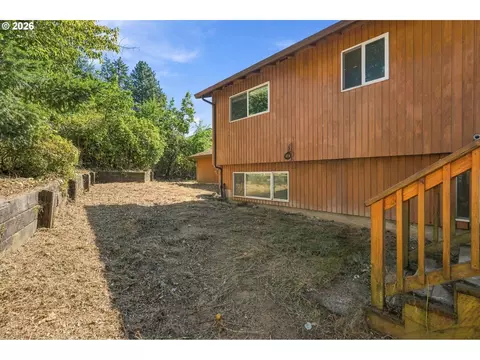 Exterior - 2821 SW Willowbrook Ct, Gresham, OR 97080 photo 7 of 12