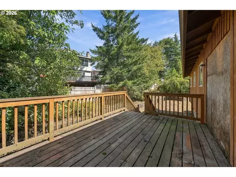 Exterior - 2821 SW Willowbrook Ct, Gresham, OR 97080 photo 3 of 12