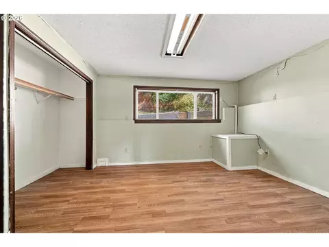 Bedroom - 2821 SW Willowbrook Ct, Gresham, OR 97080 photo 6 of 6