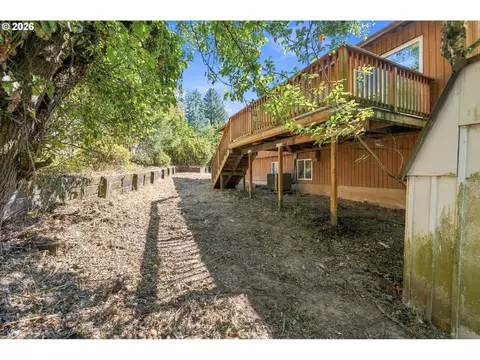 Exterior - 2821 SW Willowbrook Ct, Gresham, OR 97080 photo 6 of 12