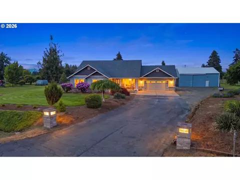 28003 Green Oaks Dr, Eugene, OR 97402