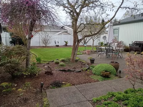 Exterior - 2490 Blue Boy Ln, Eugene, OR 97404 photo 5 of 7