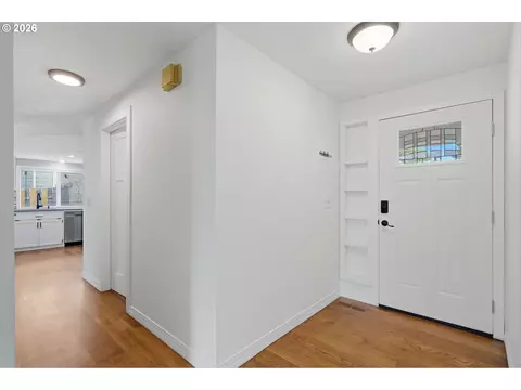 Entry Way - 3848 SW 8th St, Gresham, OR 97030 photo 1 of 1