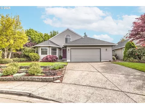 374 NE 15th Ct, Hillsboro, OR 97124