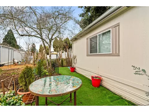1400 Candlelight Dr #208, Eugene, OR 97402 photo 20