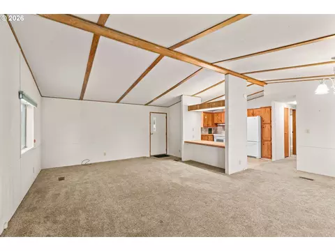 1400 Candlelight Dr #208, Eugene, OR 97402 photo 5