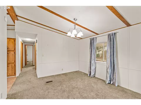 1400 Candlelight Dr #208, Eugene, OR 97402 photo 7