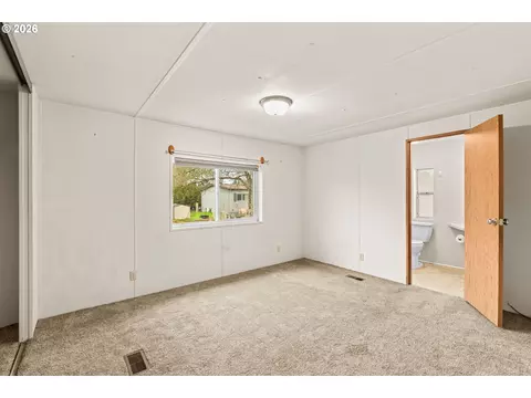 1400 Candlelight Dr #208, Eugene, OR 97402 photo 15