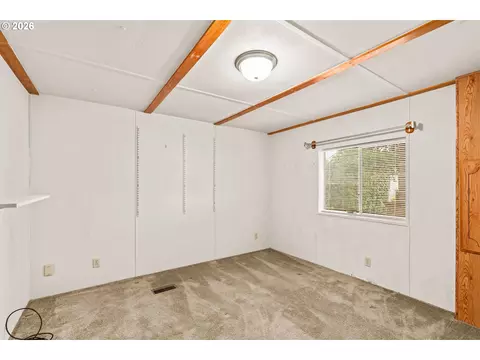 1400 Candlelight Dr #208, Eugene, OR 97402 photo 12