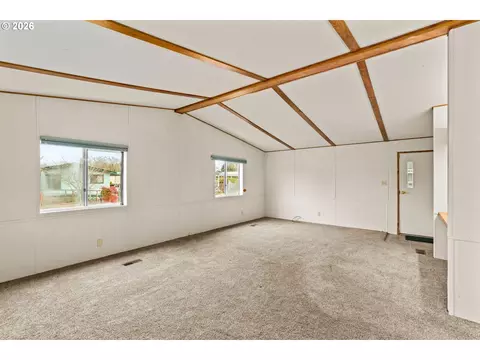 1400 Candlelight Dr #208, Eugene, OR 97402 photo 4