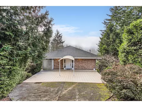 8408 NW Pinnacle Ct, Portland, OR 97229