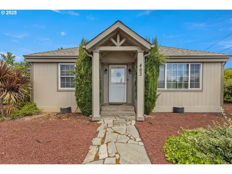 463 W Berdine St, Roseburg, OR 97471