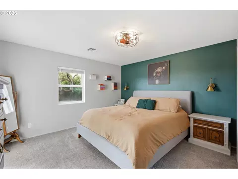 Bedroom - 29259 Clear Lake Rd, Eugene, OR 97402 photo 1 of 6