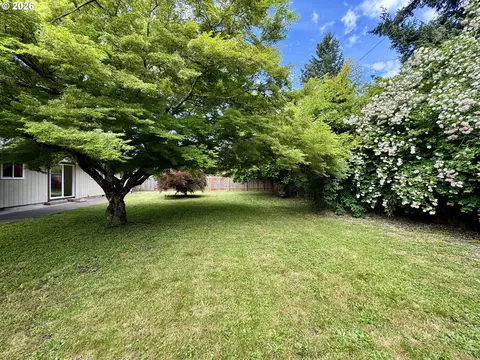 Exterior - 345 E Rosewood Ave, Eugene, OR 97404 photo 7 of 8