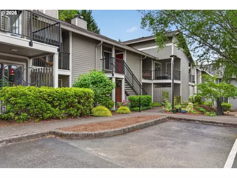 86 Kingsgate Rd #F105, Lake Oswego, OR 97035