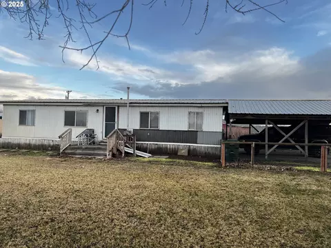 80617 Wagon Wheel Loop, Irrigon, OR 97844