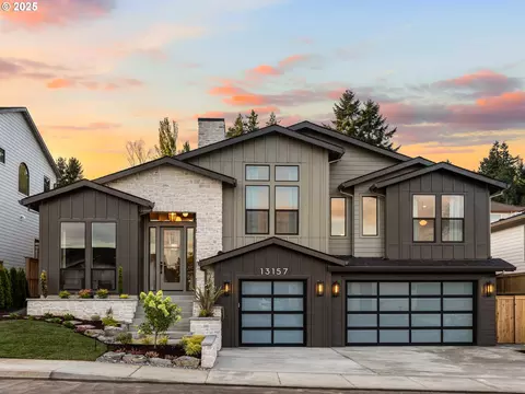 13157 SE Regency View St, Happy Valley, OR 97086