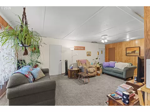 Living - 94708 Parsonage Ln, Broadbent, OR 97414 photo 2 of 2