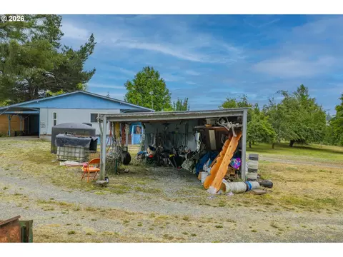 Exterior - 94708 Parsonage Ln, Broadbent, OR 97414 photo 1 of 6