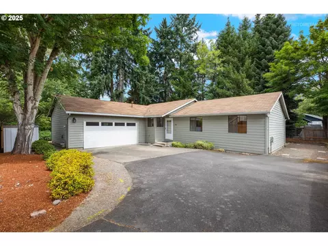 1746 SE Brookwood Ave, Hillsboro, OR 97123