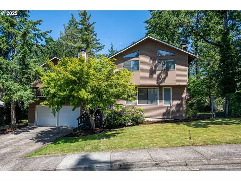 595 S 68th Pl, Springfield, OR 97478