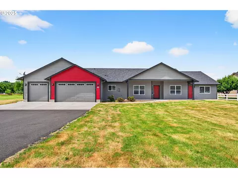 55 Monroe Dr, Cathlamet, WA 98612
