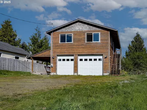 9633 1st St, Bay City, OR 97107