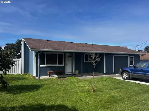29760 Shore Pine Ln, Gold Beach, OR 97444