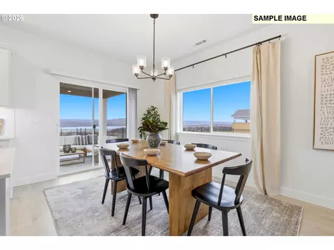 Dining - 925 E Maple Brook Ave, Hermiston, OR 97838 photo 1 of 2