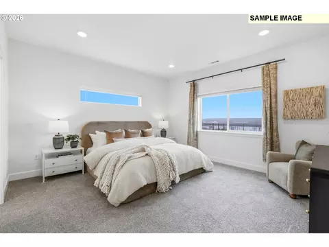 Bedroom - 925 E Maple Brook Ave, Hermiston, OR 97838 photo 1 of 7