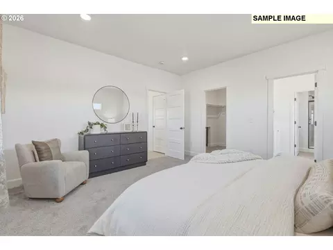 Bedroom - 925 E Maple Brook Ave, Hermiston, OR 97838 photo 4 of 7
