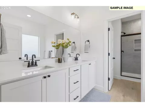 Bath - 925 E Maple Brook Ave, Hermiston, OR 97838 photo 1 of 5