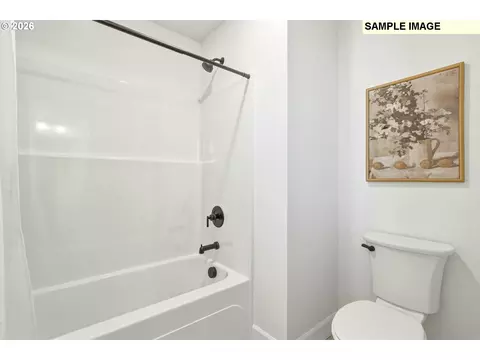 Bath - 925 E Maple Brook Ave, Hermiston, OR 97838 photo 5 of 5