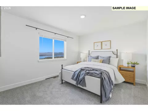Bedroom - 925 E Maple Brook Ave, Hermiston, OR 97838 photo 5 of 7